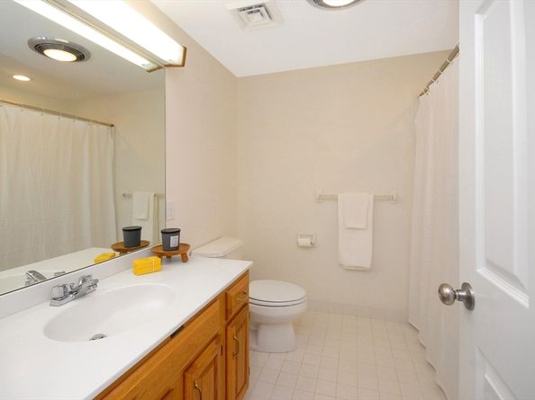 12 Mitchell Grant Way 12, Bedford MA 01730