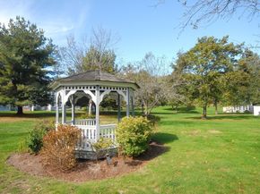 12 Mitchell Grant Way 12, Bedford MA 01730