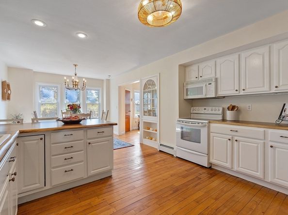 44 Hamlin St, Lunenburg MA 01462