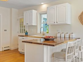 44 Hamlin St, Lunenburg MA 01462