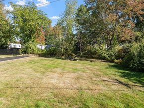 44 Hamlin St, Lunenburg MA 01462