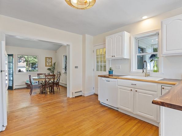 44 Hamlin St, Lunenburg MA 01462