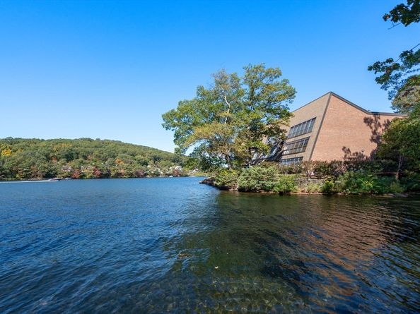 19 Eaglehead Terrace 2, Shrewsbury MA 01545