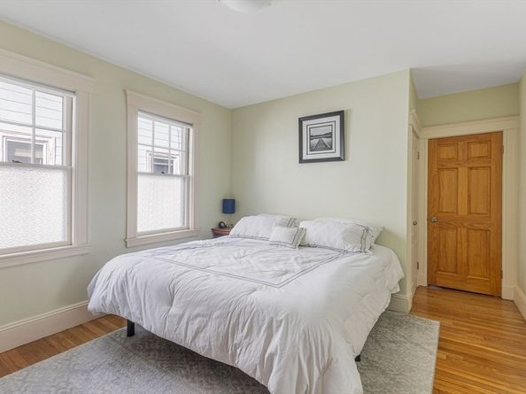 64 California St 64, Watertown MA 02472