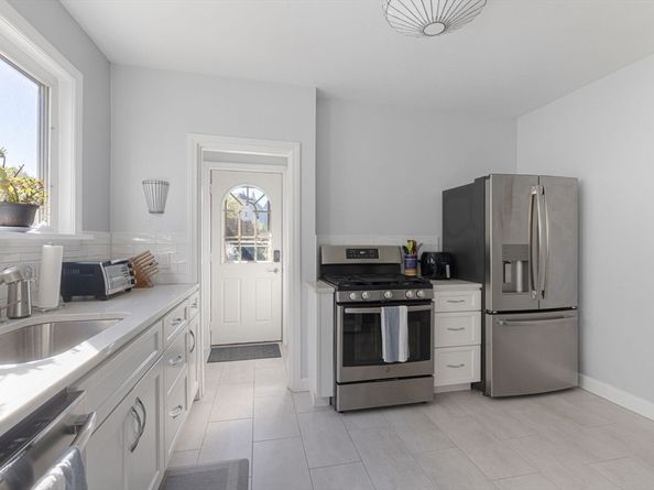 64 California St 64, Watertown MA 02472