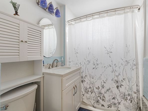 64 California St 64, Watertown MA 02472