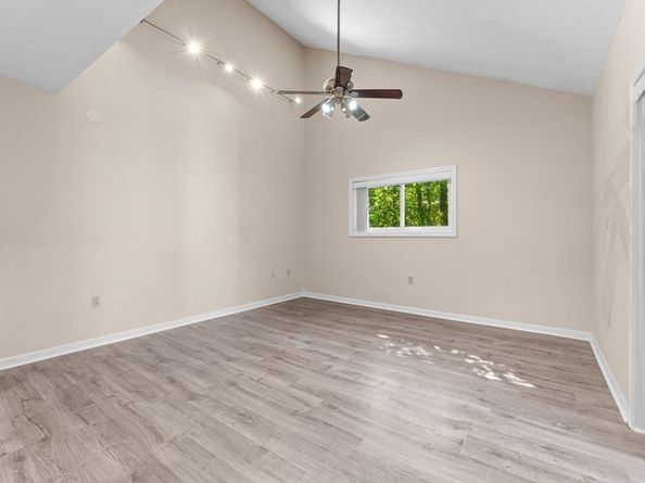 7 Hibernia Ln 7, Salem MA 01970