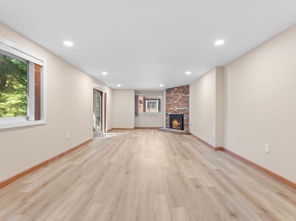 7 Hibernia Ln 7, Salem MA 01970