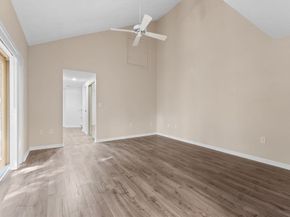 7 Hibernia Ln 7, Salem MA 01970