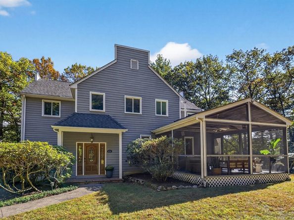 7 Shaw Drive, Wayland MA 01778