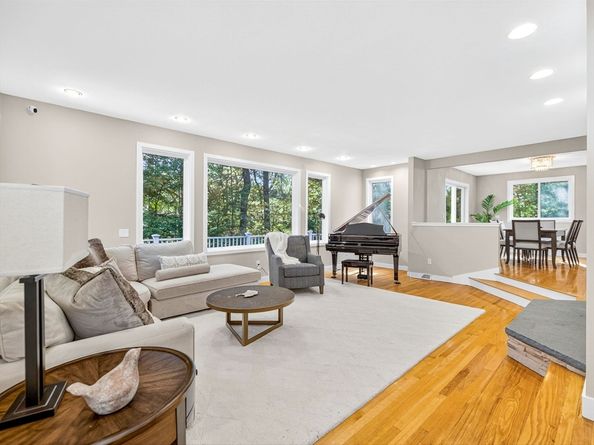 7 Shaw Drive, Wayland MA 01778
