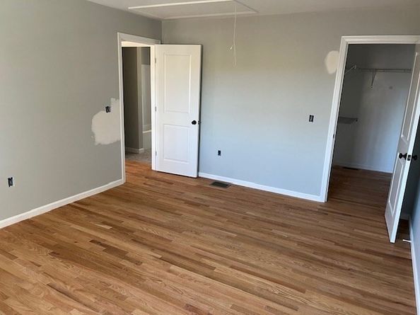 17 West Shore Rd, Holbrook MA 02343