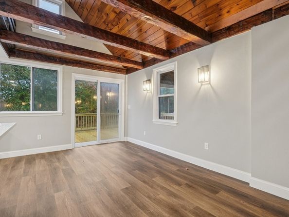 1 Rounseville Rd, Rochester MA 02770