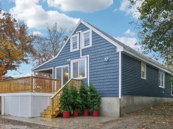 1 Rounseville Rd, Rochester MA 02770