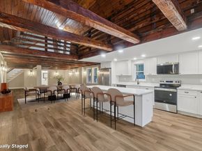 1 Rounseville Rd, Rochester MA 02770