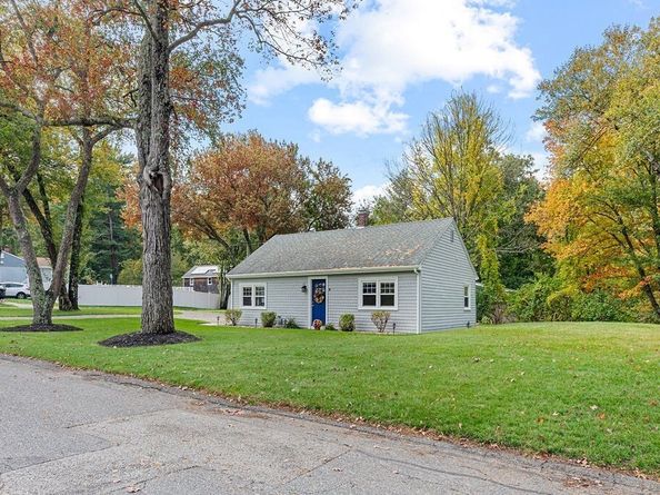 46 Lorna Ave, Pembroke MA 02359