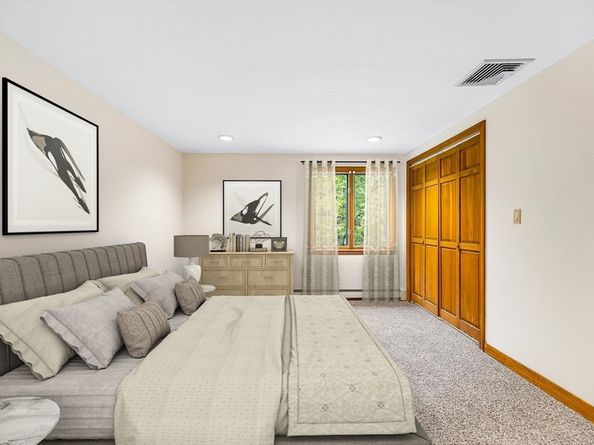 417 Birchbark Dr, Hanson MA 02341