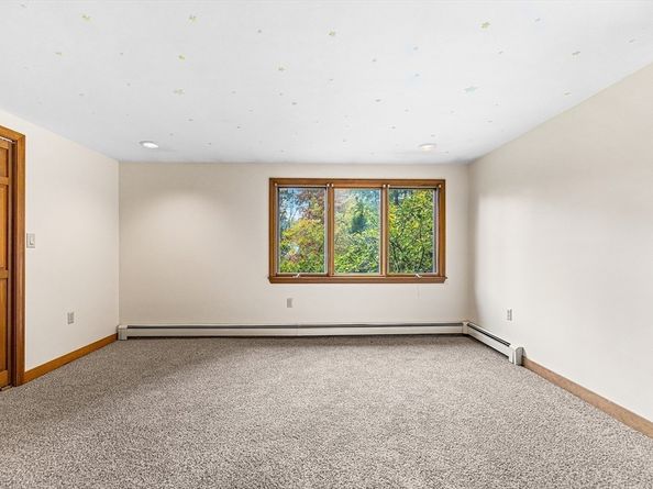 417 Birchbark Dr, Hanson MA 02341