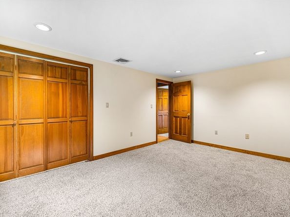 417 Birchbark Dr, Hanson MA 02341