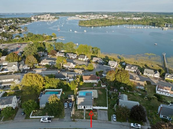 69 Great Hill Rd, Weymouth MA 02191