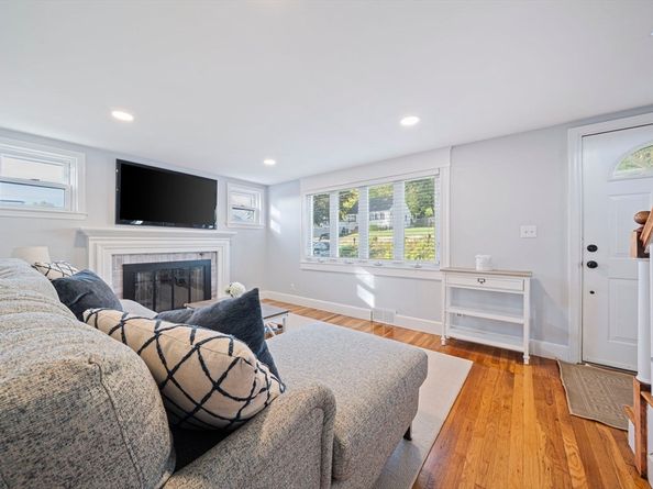 69 Great Hill Rd, Weymouth MA 02191