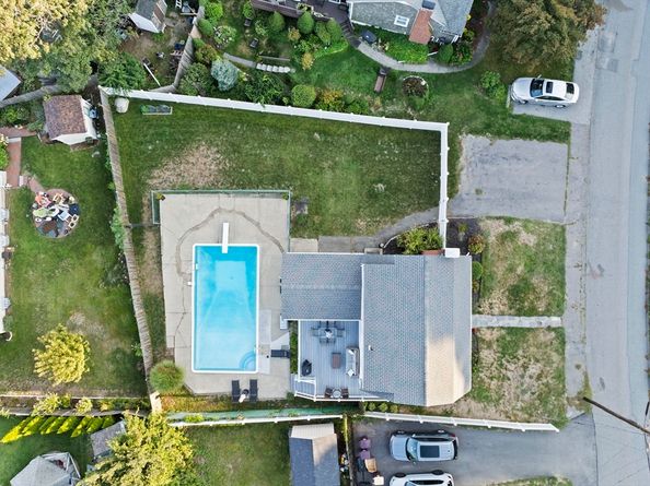 69 Great Hill Rd, Weymouth MA 02191