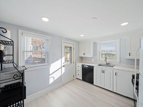 69 Great Hill Rd, Weymouth MA 02191
