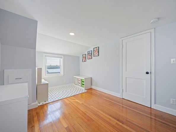 69 Great Hill Rd, Weymouth MA 02191