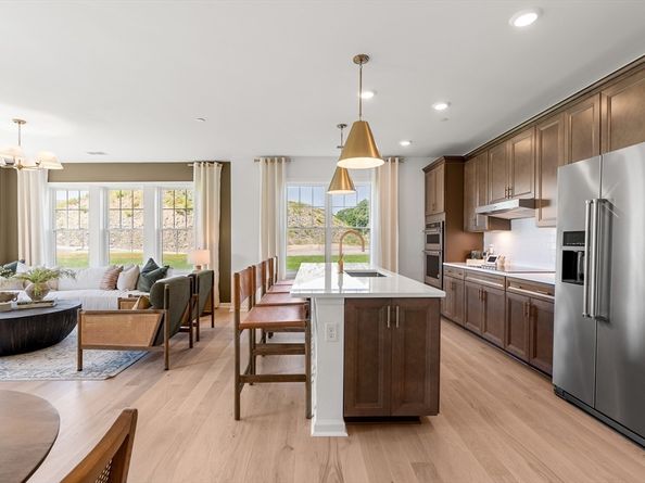 320 Martins Landing 2307, North Reading MA 01864