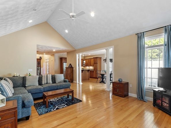 121 Cortland Drive, North Andover MA 01845