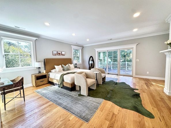 18 Sprague Rd, Wellesley MA 02481