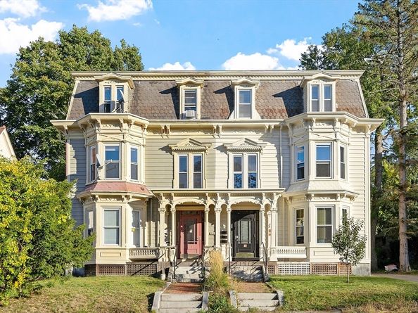 27 Hollywood St 3, Worcester MA 01610