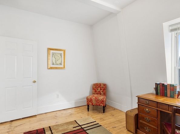 27 Hollywood St 3, Worcester MA 01610