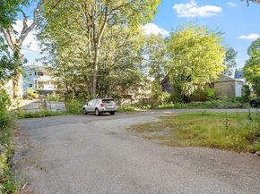 27 Hollywood St 3, Worcester MA 01610