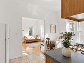 27 Hollywood St 3, Worcester MA 01610