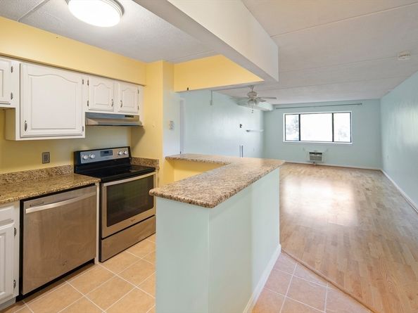 4975 Washington St 311, Boston MA 02132