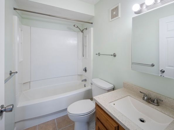 4975 Washington St 311, Boston MA 02132