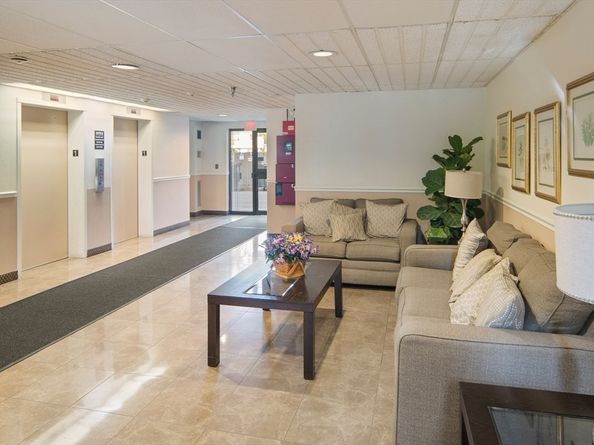 4975 Washington St 311, Boston MA 02132