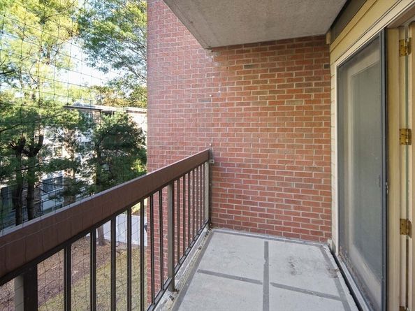 4975 Washington St 311, Boston MA 02132