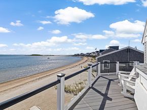 11 Cove St, Mattapoisett MA 02739