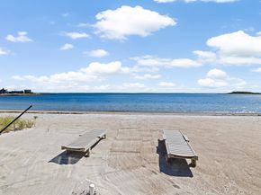 11 Cove St, Mattapoisett MA 02739