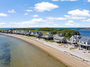 11 Cove St, Mattapoisett MA 02739