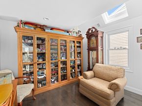 11 Cove St, Mattapoisett MA 02739