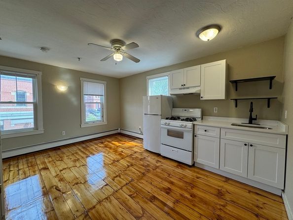 65 Main St, Hudson MA 01749