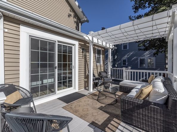 5 Intervale Rd, Wellesley MA 02481