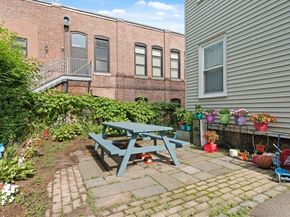 427-435 Faneuil St R4, Boston MA 02135