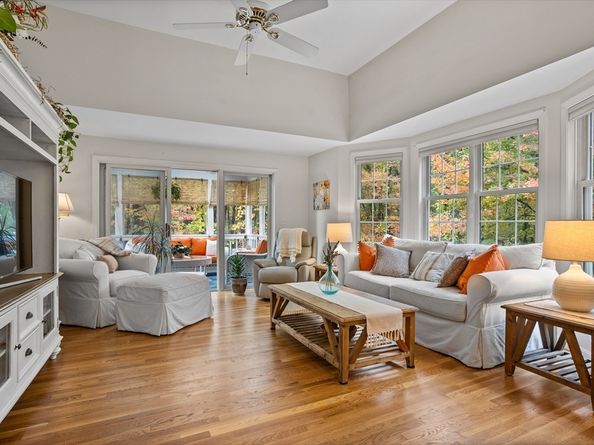 12 Brewster Lane 12, Acton MA 01720