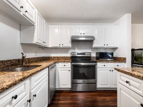 14 Bourbon St 25, Peabody MA 01960