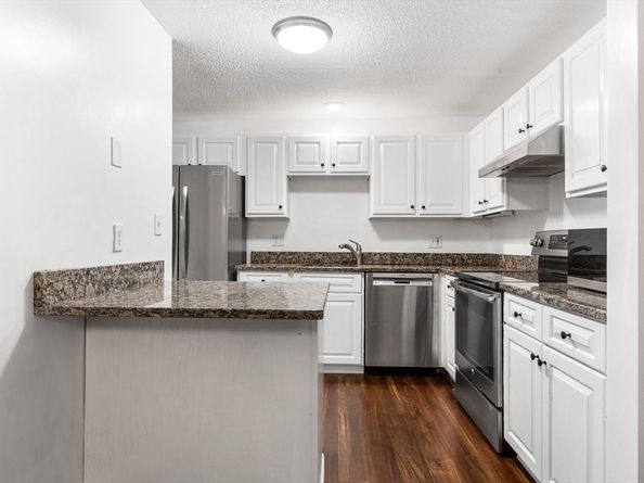14 Bourbon St 25, Peabody MA 01960
