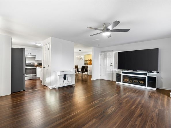 14 Bourbon St 25, Peabody MA 01960